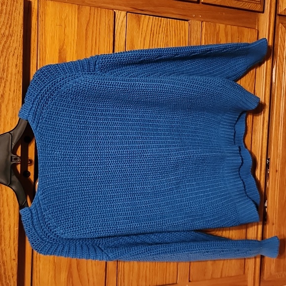 Maeve Vibrant Blue V-Neck Cropped Sweater - Picture 9 of 9